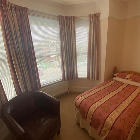 Landguard Lodge Guest House Shipley  Eksteriør bilde